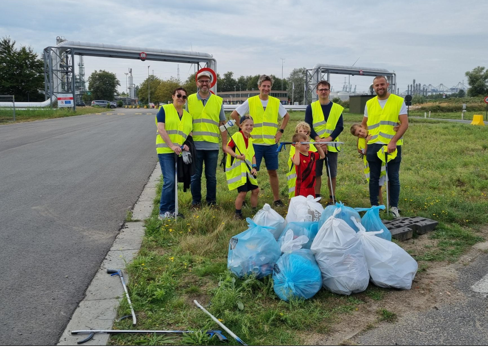 A Cleaner Port, A Cleaner Future: Monument Kallo Team Takes Action